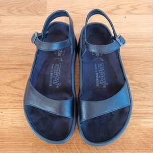 Black Leather Tatami Birkenstock Ankle Strap Sandals Size 6